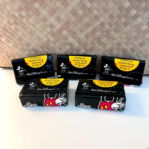 Disney Resort Mickey 3 Facial Soaps 2 Bath Soaps - Picture 4 of 7